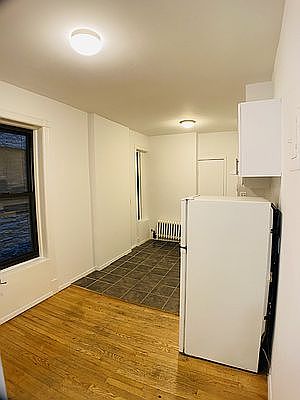 3rd image of 11 Jones St APT 6