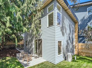 7031 25th Ave NW, Seattle, WA