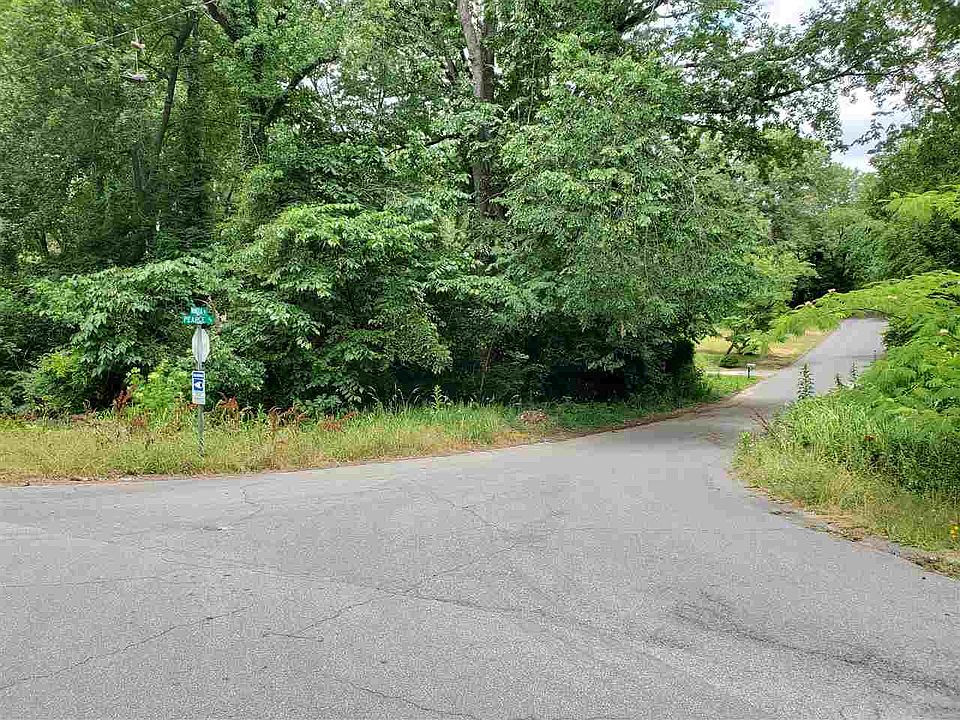 2nd image of 101 Pearce Dr
