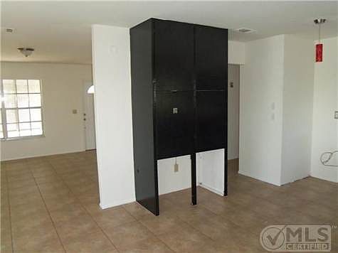 5th image of 2185 SE Aneci St
