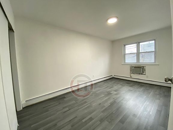5th image of 1055 Huntington Ave #2