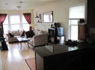 1118 E Kane Pl APT 1, Milwaukee, WI 53202