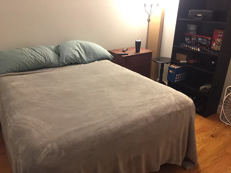 300 Maverick St #1 — Photo 13
