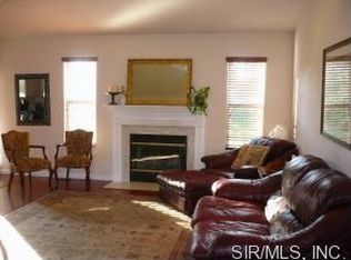 3 Dunlap Cove Dr, Edwardsville, IL 62025