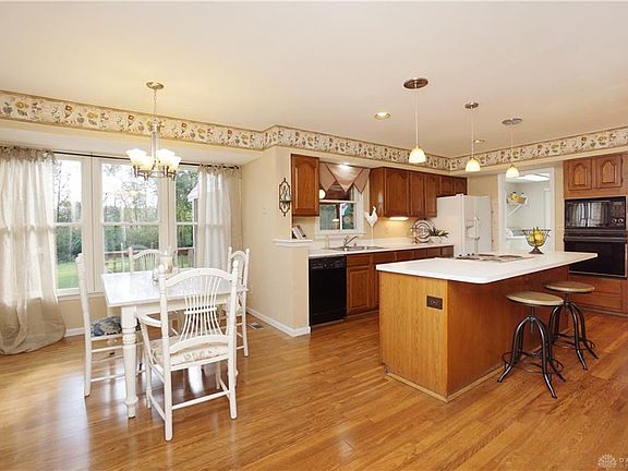 4th image of 6982 Tarragon Ct