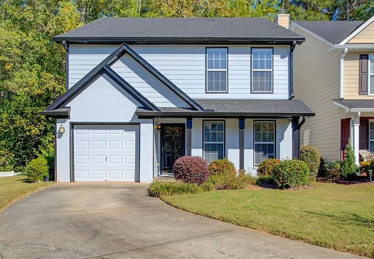 1204 Gates Cir SE — Photo 1