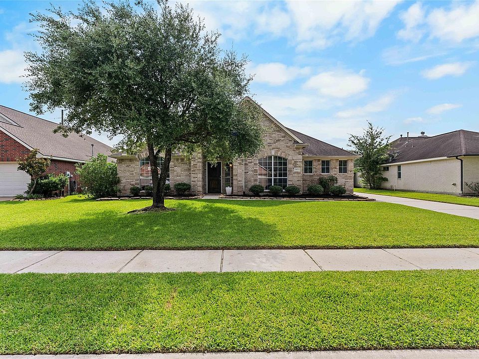1st image of 18634 Summercliff Ln