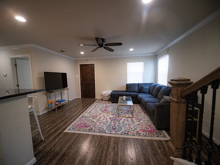 3217 McCart Ave — Photo 5