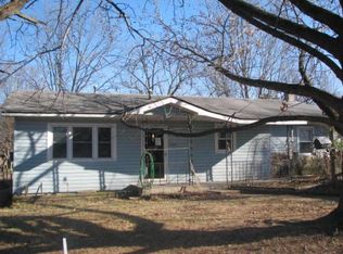 318 Cherry St, Houston, MO 65483