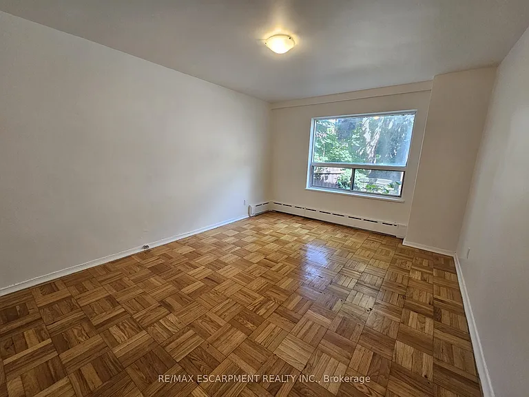 325A James St S #107 — Photo 6