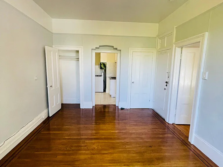 2908 Folsom St #3 — Photo 3
