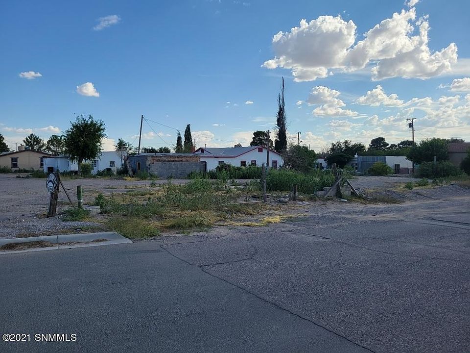 2nd image of 616 Camino Real St