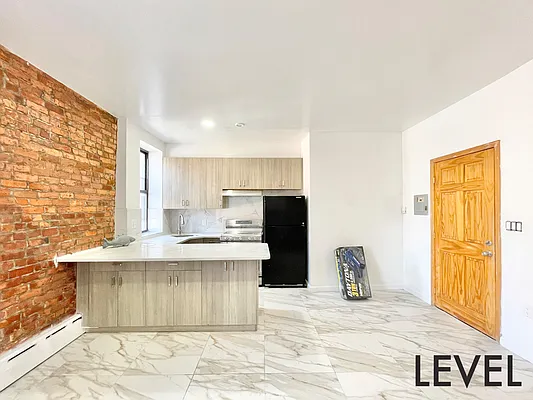 Rented by Level Group | media 5