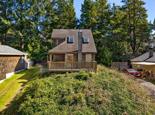 576 3rd St S, Manzanita, OR 97130