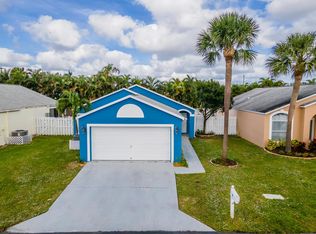 5 Bentwater Cir, Boynton Beach, FL 33426