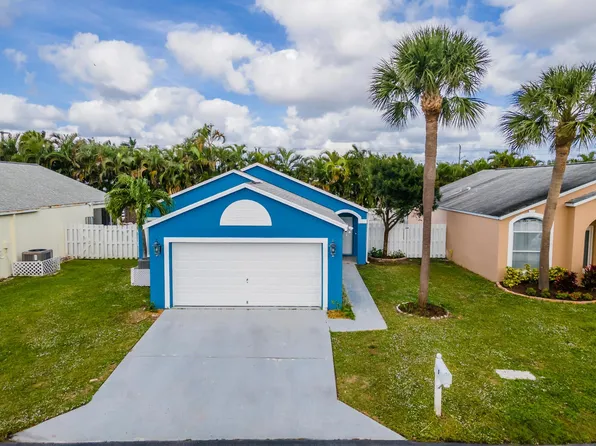 5 Bentwater Circle, Boynton Beach, FL 33426
