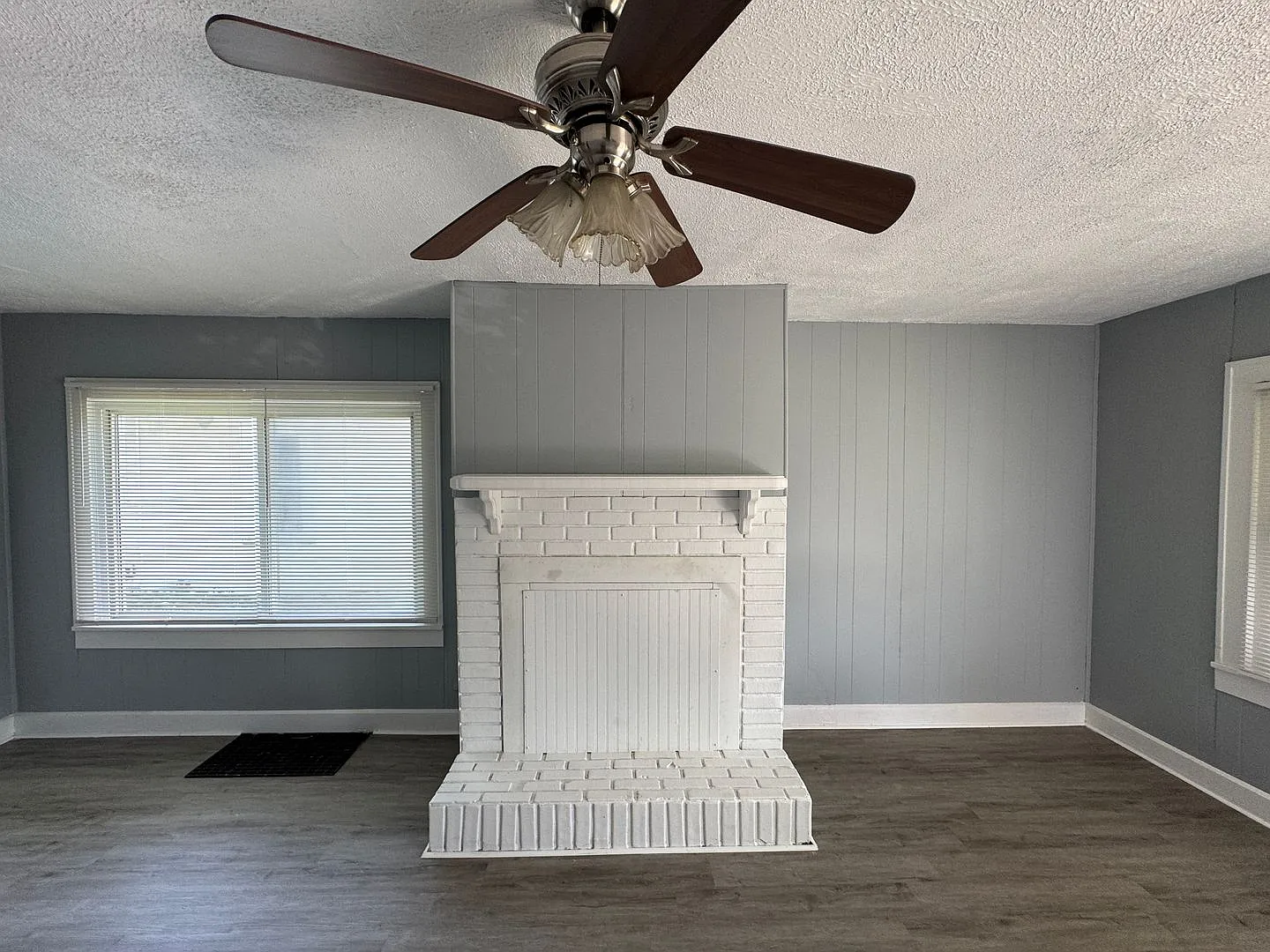 Near Southeast 3 Bed 1 Bath — Photo 4