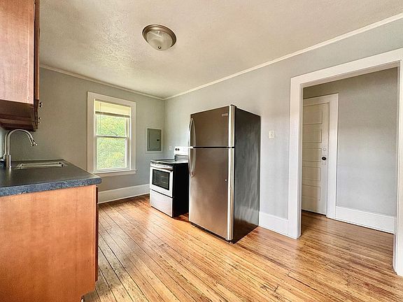 5th image of 609 E Mishawaka Ave #611-1/2