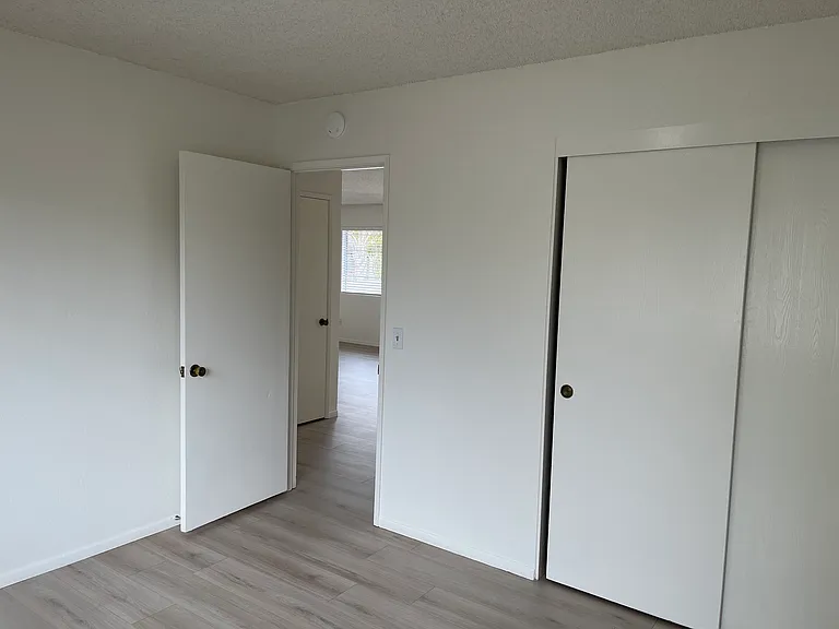 240 Aspen St #10 — Photo 9