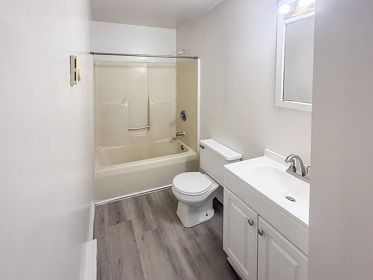 496 Lancaster Creek Dr — Photo 11