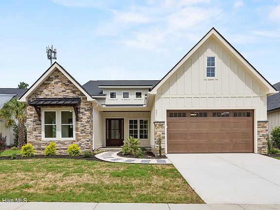 3rd image of 321 Preservation Point Avenue