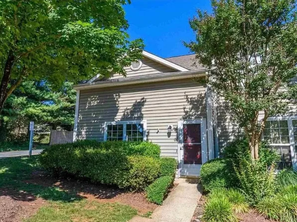 101 Darien Ter #101, Charlottesville, VA 22902