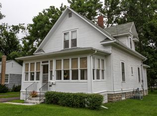 1044 6th St NW, Faribault, MN 55021