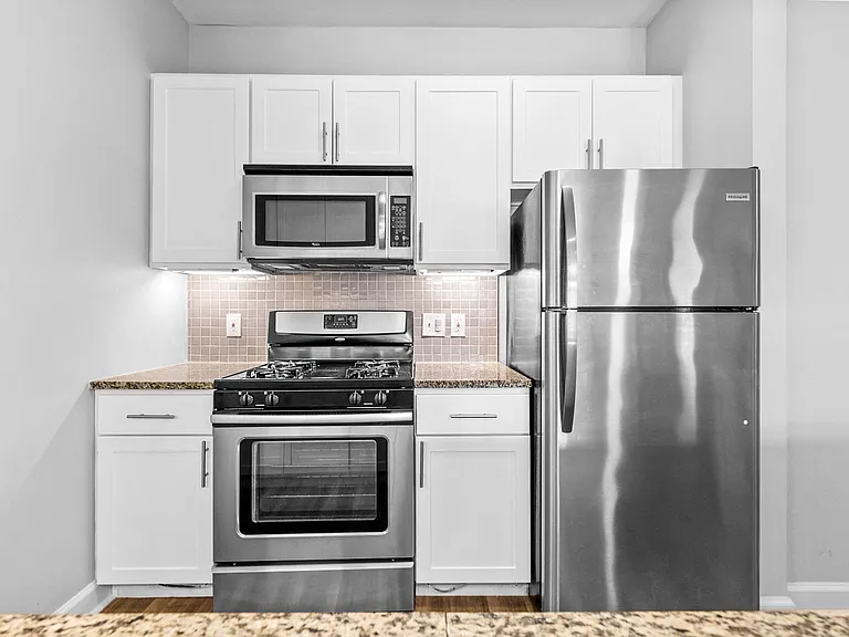 Chef-Inspired Kitchens Feature Stainless Steel Appliances at Harbor Pointe, New Jersey