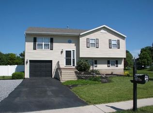118 Winston Dr, York, PA 17408