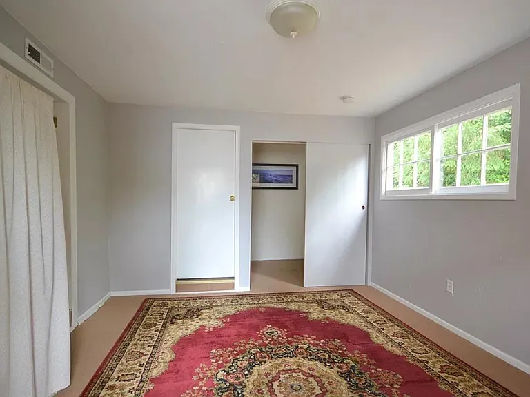 3943 NW Munson St — Photo 12