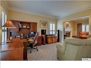 5th image of 6924 Laurel Wood Dr