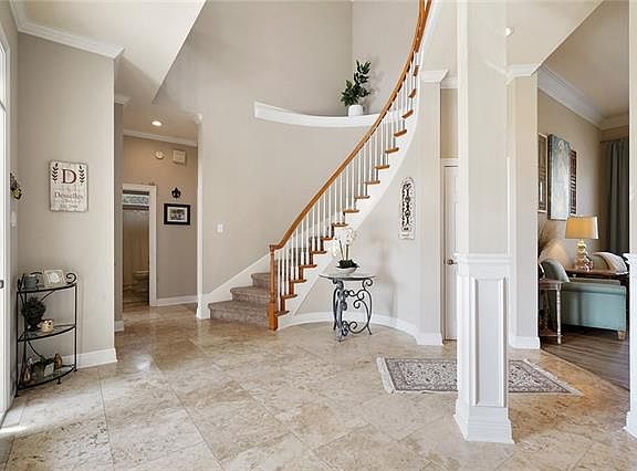 3rd image of 141 Cherry Creek Dr