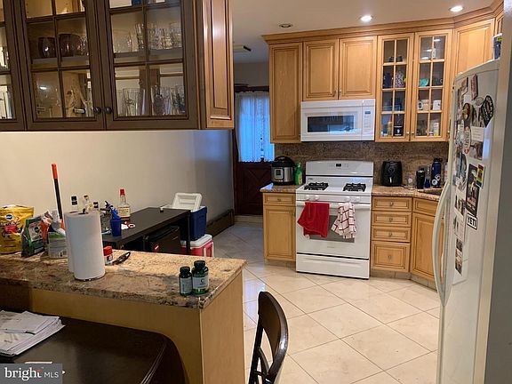 3rd image of 789 N 27th St #1