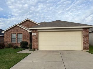 5801 Blue Ribbon Rd, Fort Worth, TX 76179