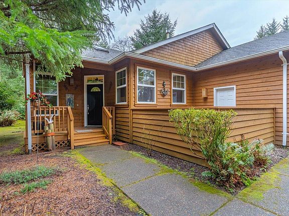 3rd image of 150 SW Nesting Glade