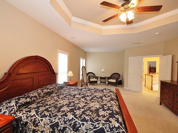 5th image of 5589 La Vista Dr