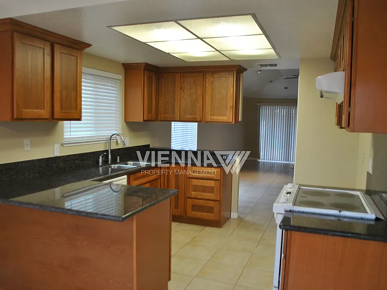 4073 N Country Dr — Photo 4
