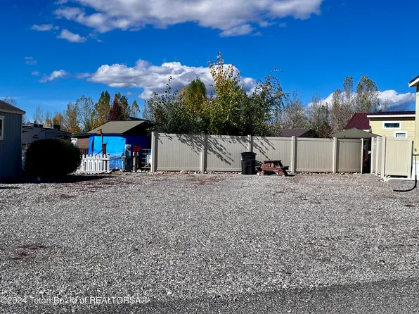 815 Whiffle Tree Dr, Thayne, WY 83127