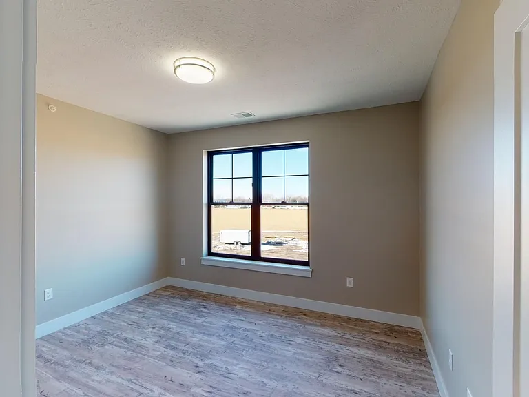2014 University Dr — Photo 11
