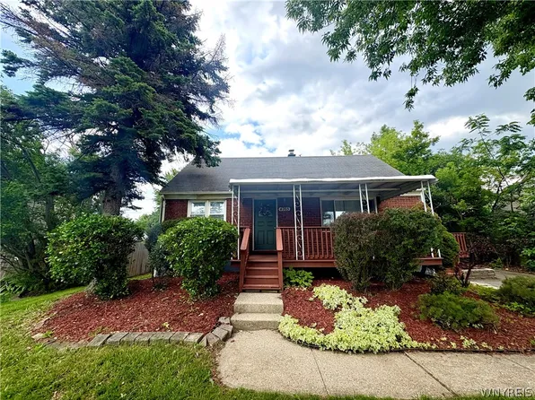 4765 N Bailey Ave, Buffalo, NY 14226