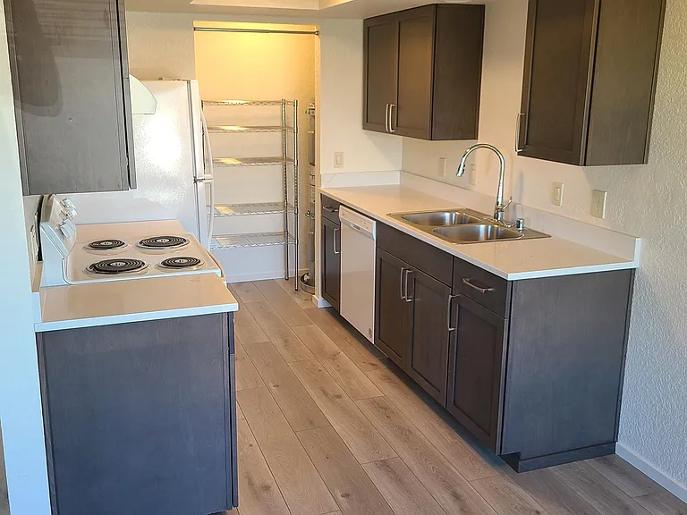 404 Railroad Ave #11 — Photo 7