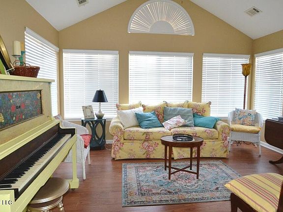 4th image of 8799 Parkview Oaks Cir
