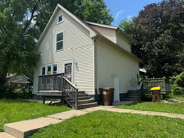 1531 Andrews St — Photo 1