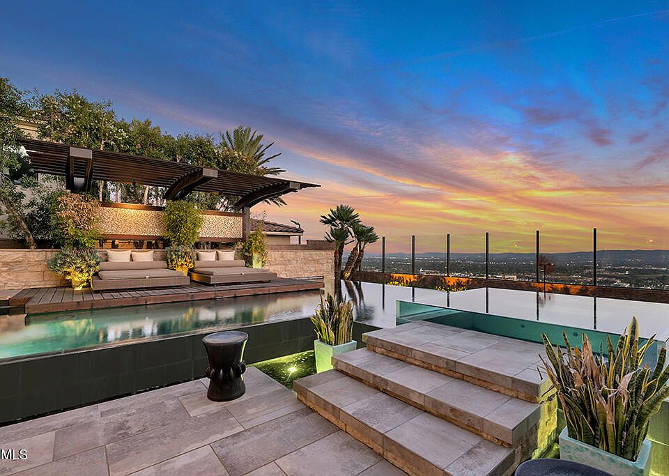 1st image of 11735 N Manchester Way