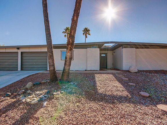2nd image of 901 S Sarnoff Dr