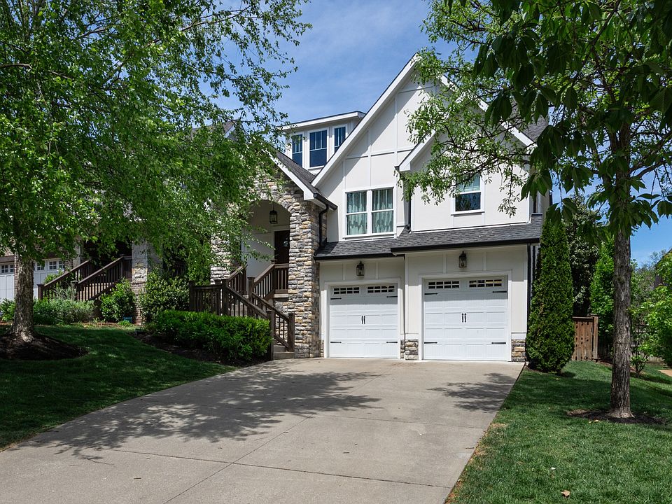 1st image of 1104A Biltmore Dr #A
