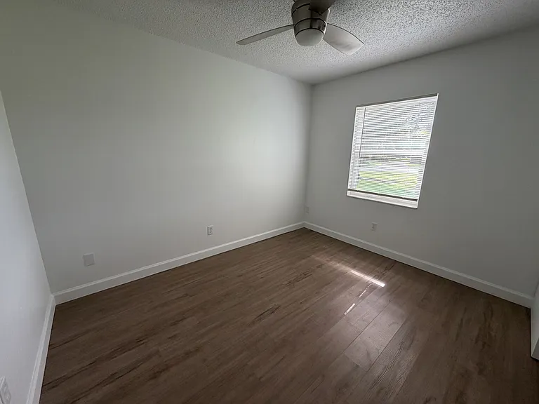 1801 Mellonville Ave — Photo 4