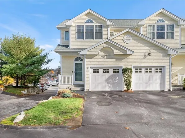 1 Santini St #Y, North Providence, RI 02904