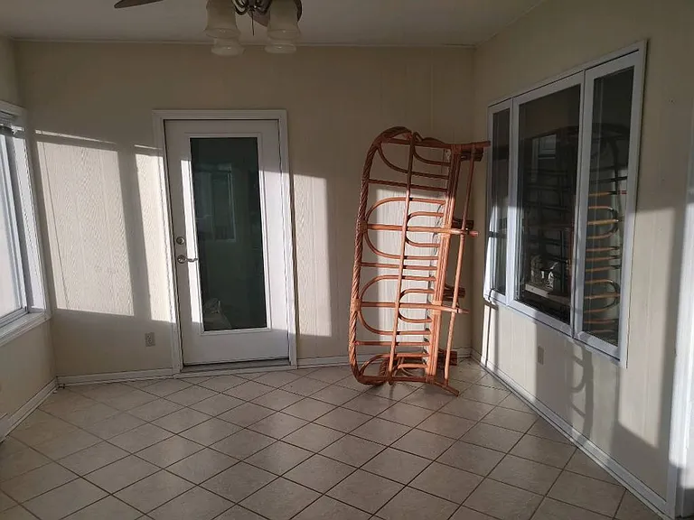 320 SE Willow Way — Photo 6