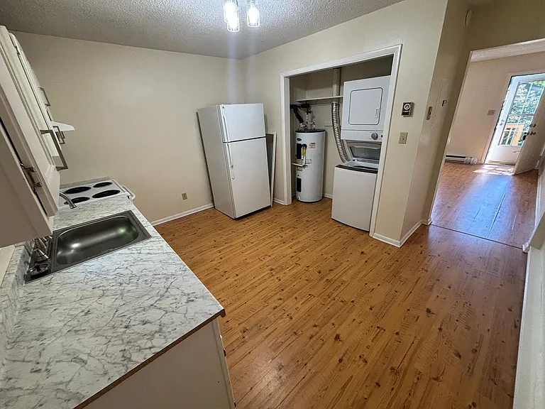 21 Deep Woods Rd — Photo 5